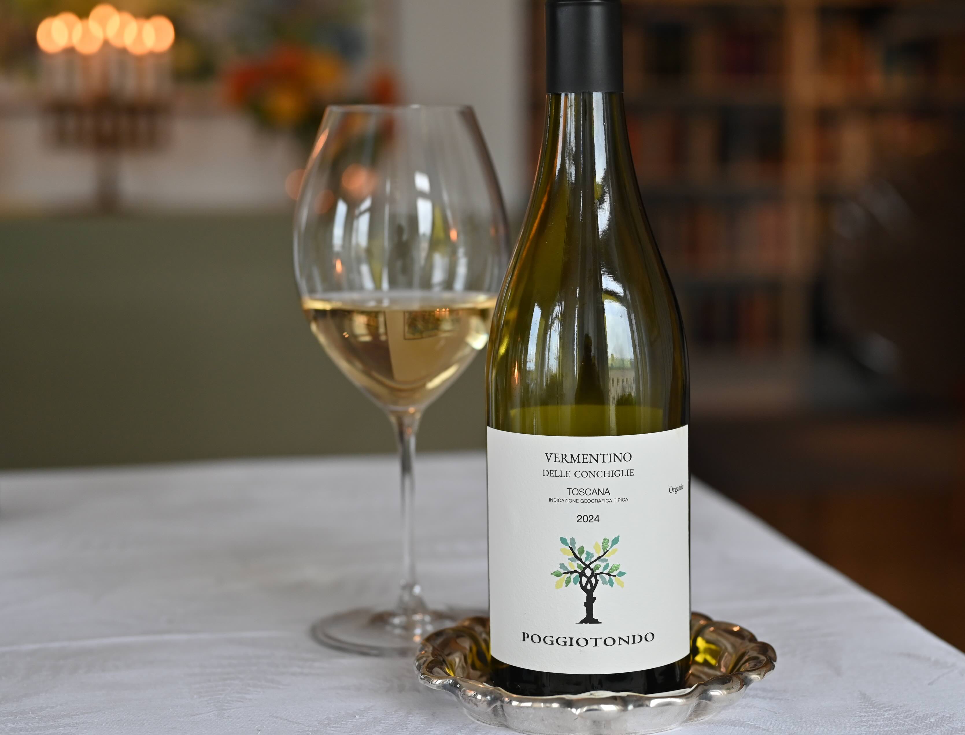 Vitt vin från Italien av druvan Vermentino. Friskt och torrt. Vinbetyget