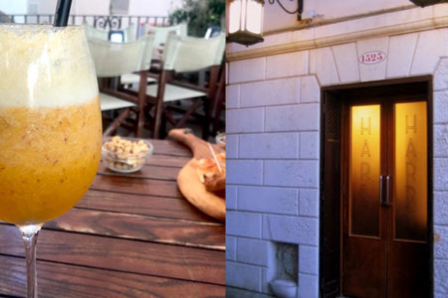 Bellini, prosecco-drinken med färska persikor